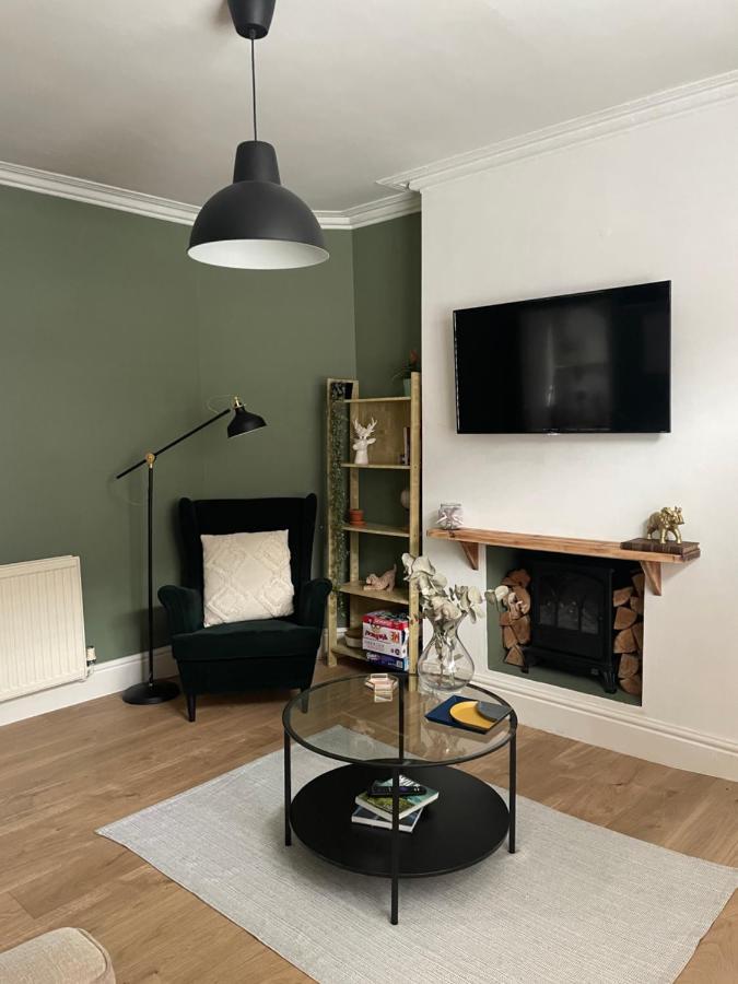 Hoole House- Bright And Modern 2 Bedroom House, Close To Chester Train Station And The City Centre Εξωτερικό φωτογραφία