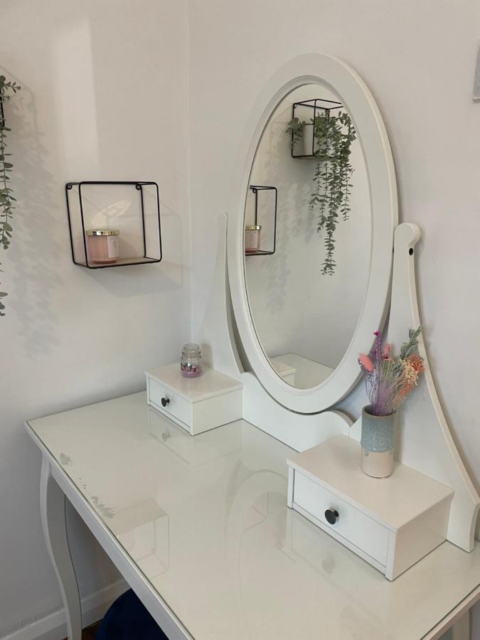 Hoole House- Bright And Modern 2 Bedroom House, Close To Chester Train Station And The City Centre Εξωτερικό φωτογραφία