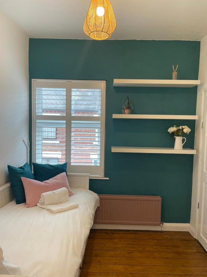 Hoole House- Bright And Modern 2 Bedroom House, Close To Chester Train Station And The City Centre Εξωτερικό φωτογραφία